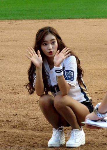 롯데 NC '치어리더' 손지해, 남심 저격 인형 외모 눈길… '마산으로 놀러오시요' < 방송/연예 < 문화 < 기사본문 - 금강일보
