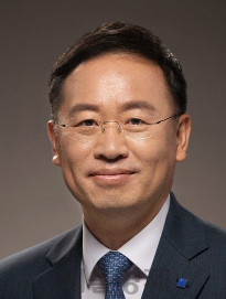 '황제 병역’ 논란 속에 나이스그룹 최영 부회장 사퇴