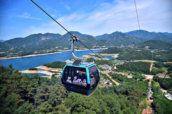 2020년 한국 관광의 별에 선정된 '청풍호반 케이블카' 모습. 제천시 제공