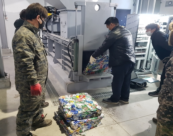 시험 운행 중인 단양군 ‘생활자원회수센터’ 내부 모습. 단양군 제공