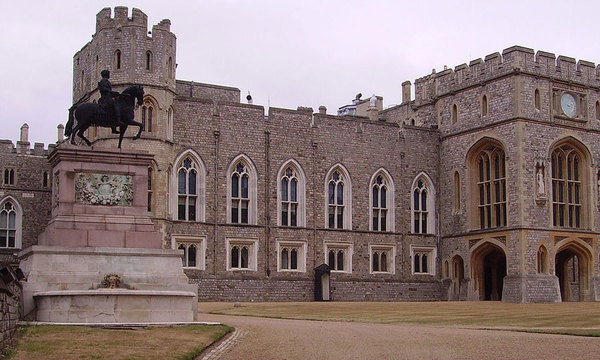 찰스2세 기마상