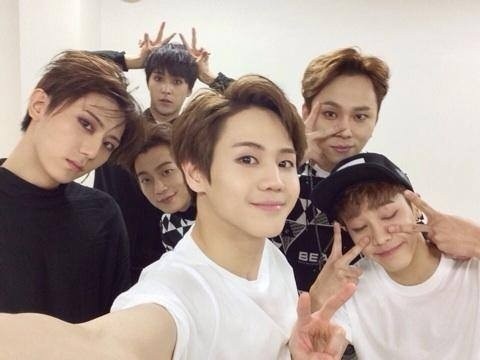 (구)비스트 활동시 비스트 전원 단체사진=왼쪽부터 장현승, 손동운, 윤두준, 양요섭, 용준형, 이기광