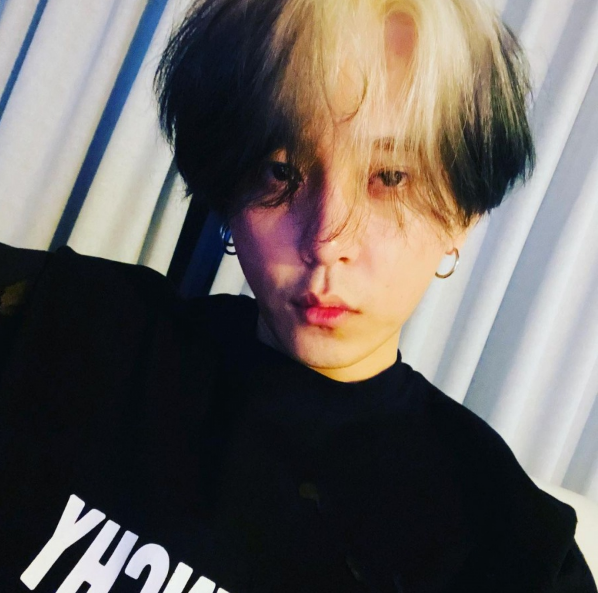 용준형 SNS
