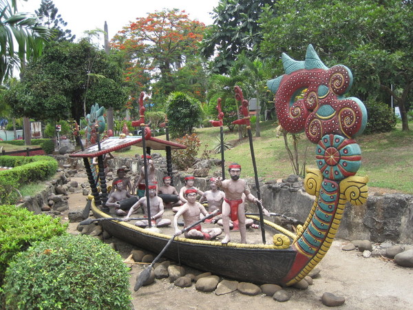 호수의 사냥 조형물