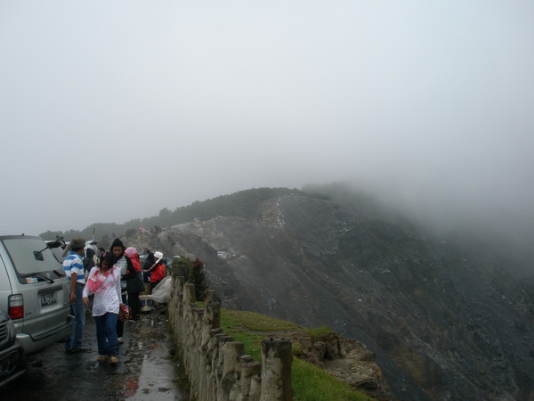 화산분화구 주변 관광과 산책로
