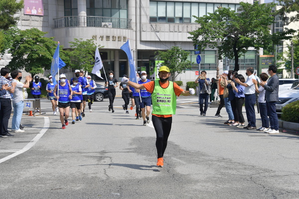 백제도시 간 마라톤 선수단 부여 환영행사 장면. 부여군 제공