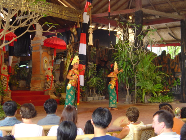 바투불란 민속공연