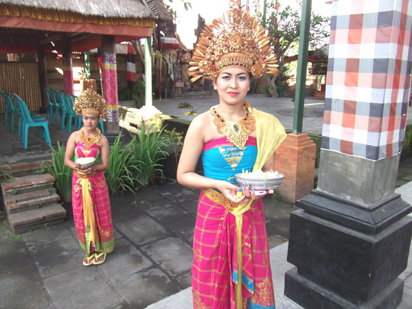 바투불란 무용수들