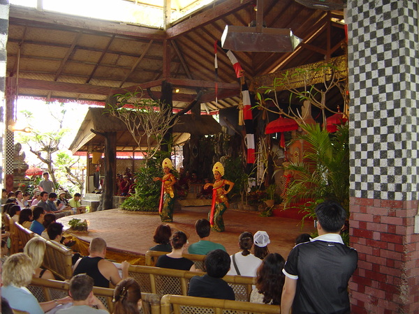 바투불란 민속공연