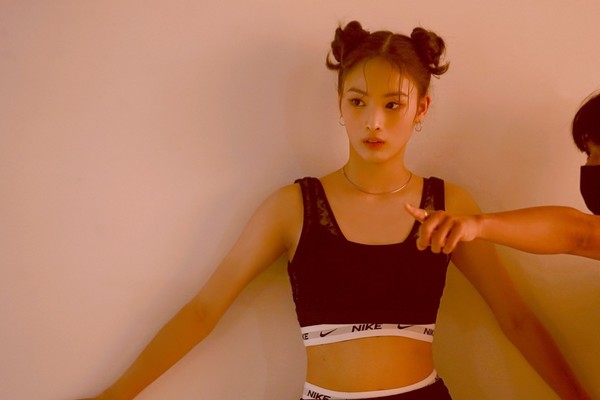 지니. JYPn 공식 트위터