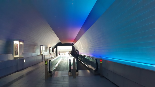 동굴속의 무빙워크