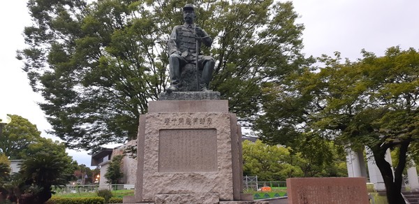 세이난전쟁 관군사령관 다니다데키 동상