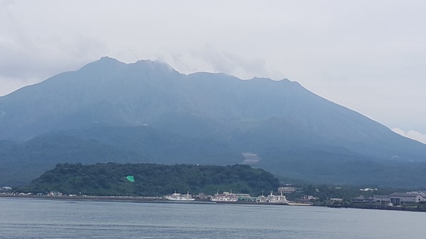 2. 가고시마선착장에서 본 사쿠라지마