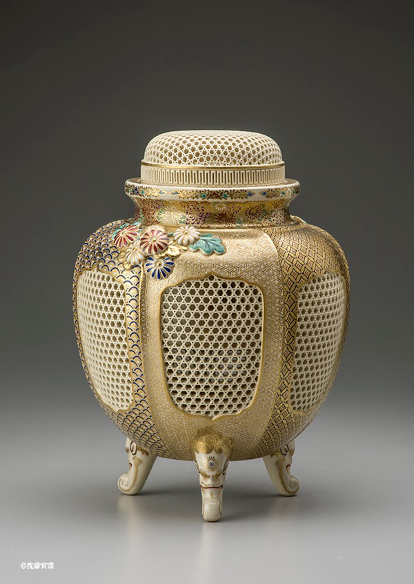 투조기법의 국화문 화병