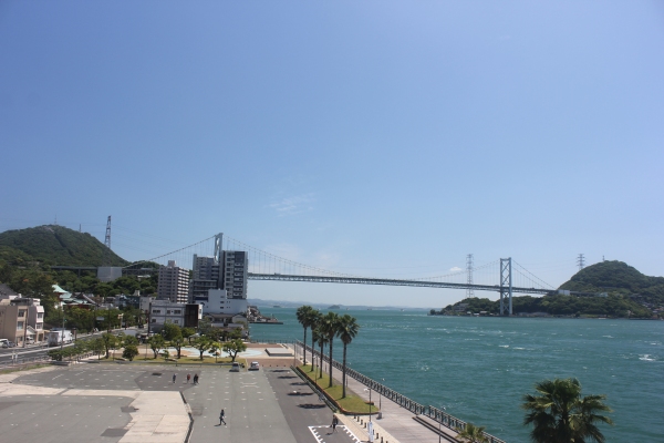 가라토시장 옥상에서 본 간몬대교
