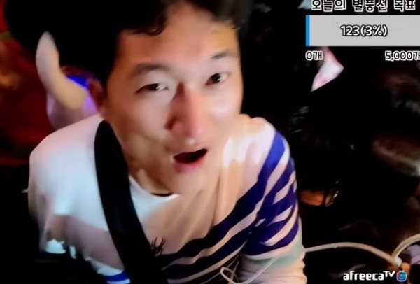 ‘이태원 압사’ BJ 배지터, 의인...사람 구했다 (사진=유튜브 캡처)