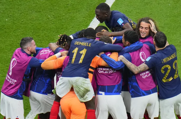 결승 진출을 확정짓고 기뻐하는 프랑스 선수들 / 사진=AP연합