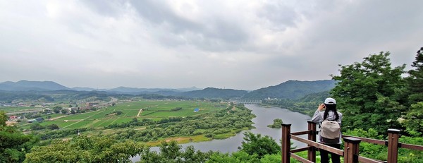 6구간, 금강이 보이는 조망 포인트.