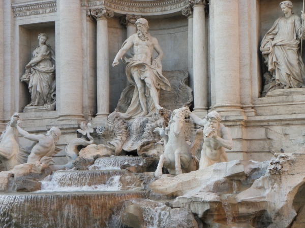 트레비분수를 만든 아그리파 황제상.