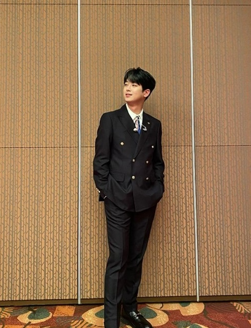 이찬원 공식 인스타그램 캡처