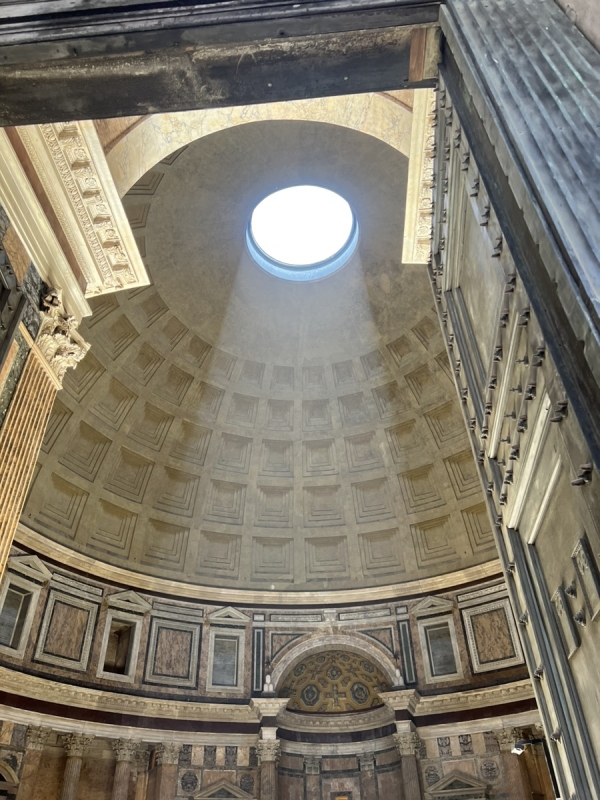 팡테온 신전 천정