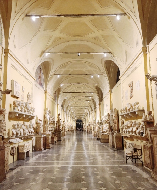 카라아몬티 미술관(흉상의 방)