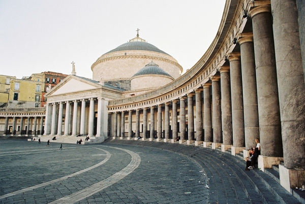 파올라성당 열주