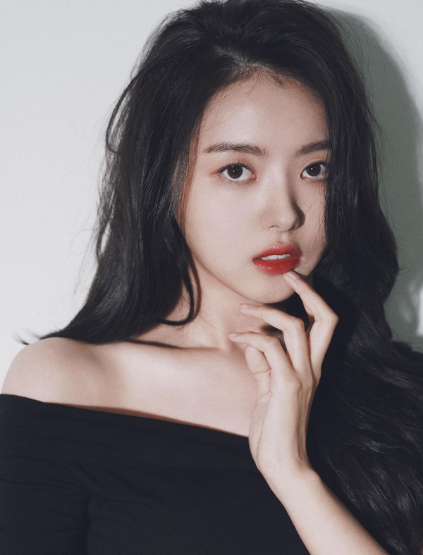 '아이오아이' 출신 임나영, 프로필 관심