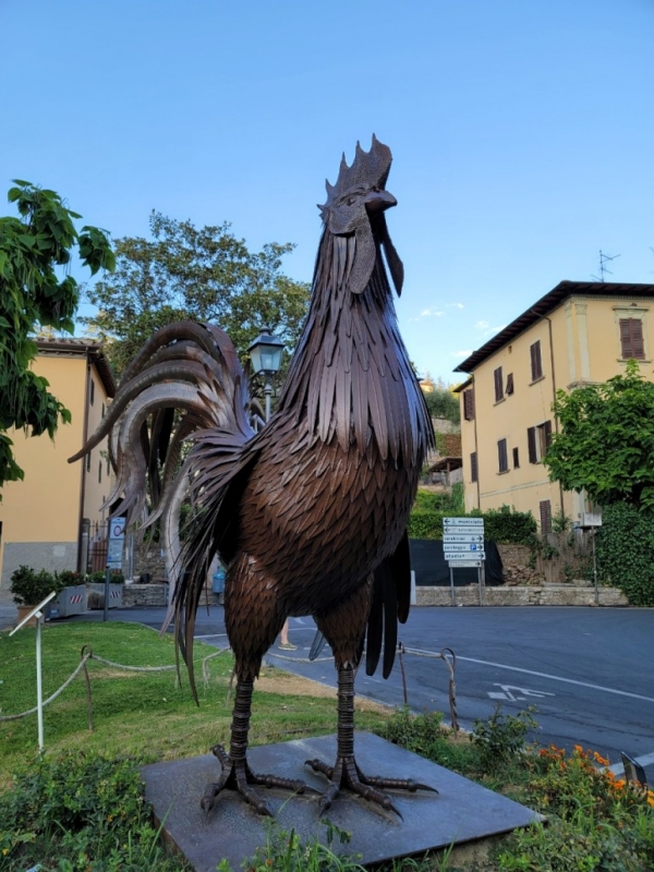 카스텔리냐 광장의 수탉.