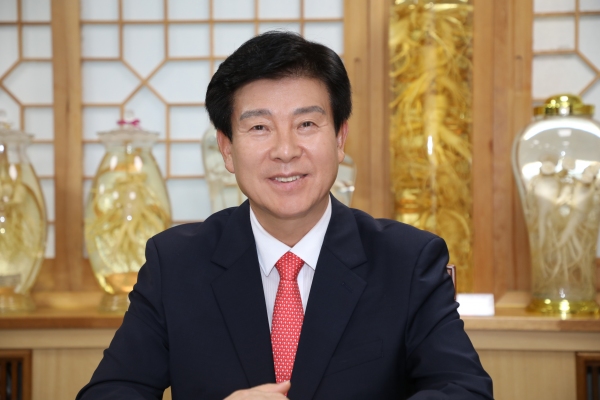 [박범인 <b>금산군수</b> 취임 1주년 인터뷰] "'생명의 고향 <b>금산</b>, 세계로 미래...