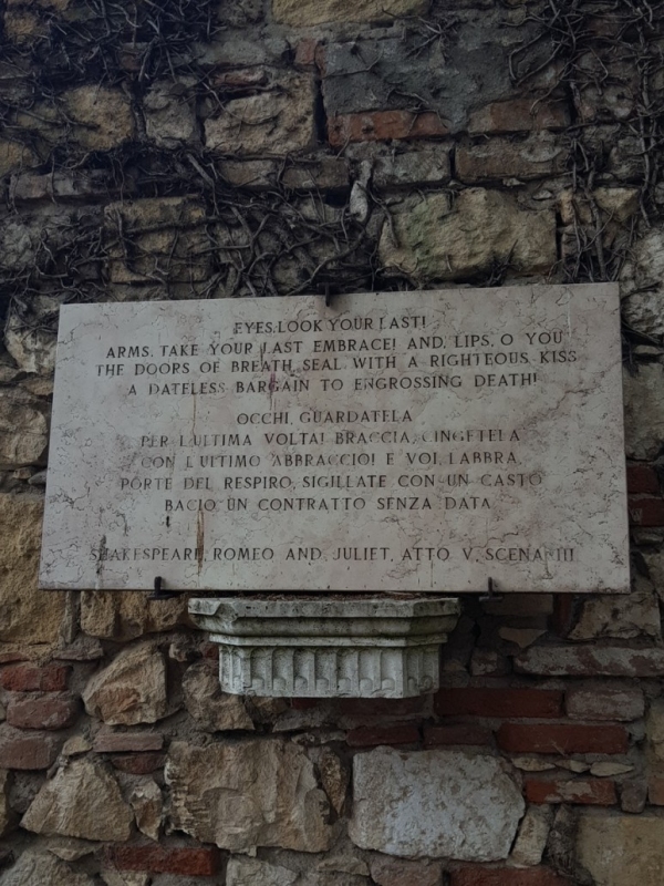 줄리엣의 집 표지판