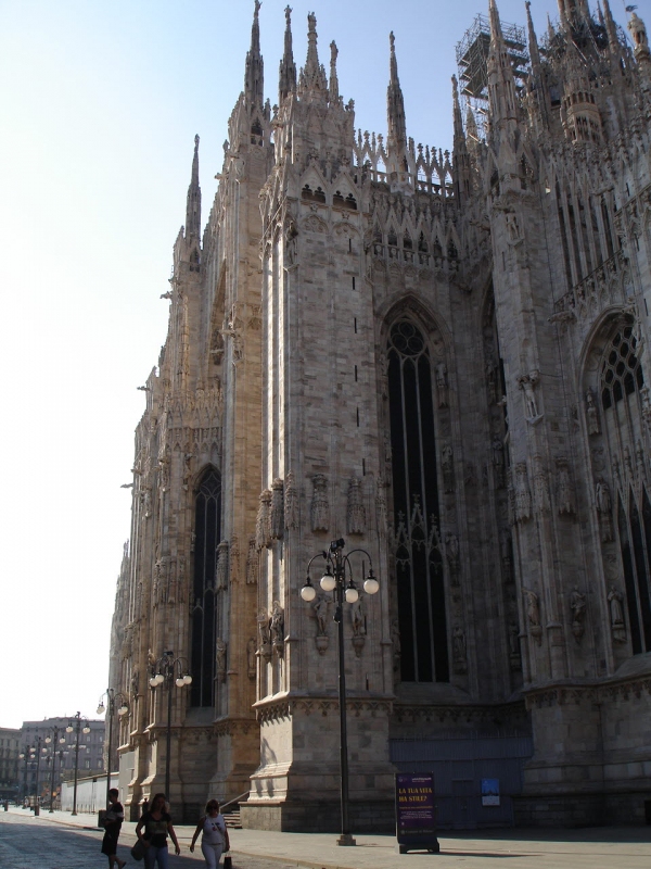 밀라노 대성당 옆면.