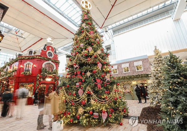 사진= 연합뉴스(현대백화점 더현대 서울)