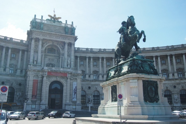 카를 대공 기마상