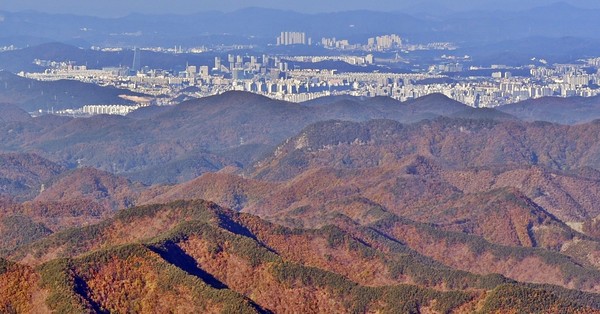 대둔산에서 대전 보기. 사진=김동직 기자