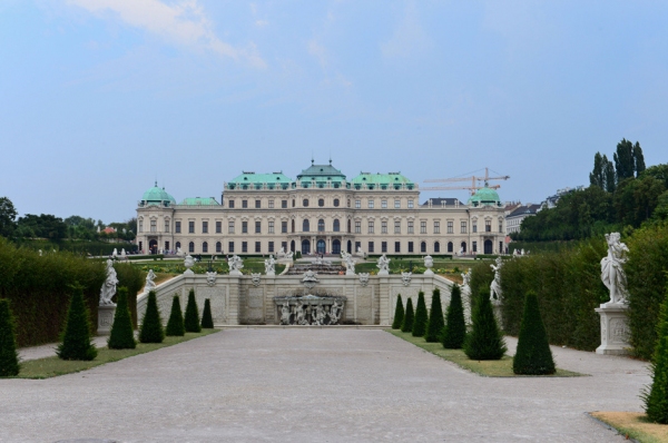 벨베데레 궁 입구