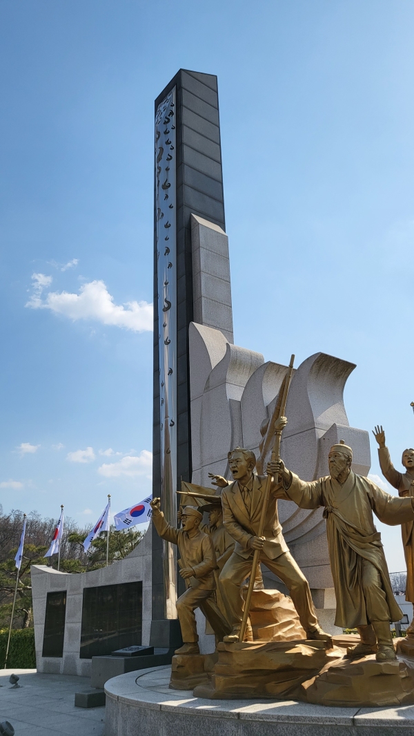 충북 청주 상당구 삼일공원 내 세워진 항일독립운동 기념탑. 김지현 기자