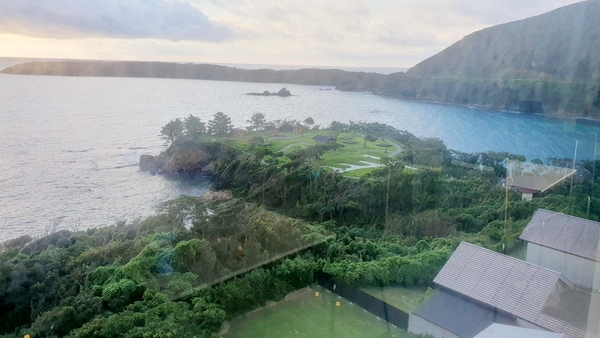 호텔에서 바라본 해안