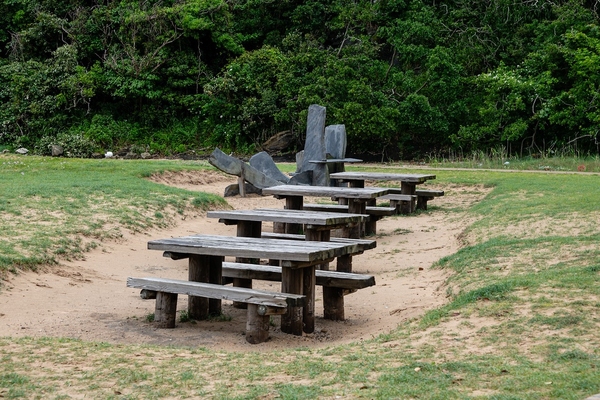 미우다해변 나무 벤치