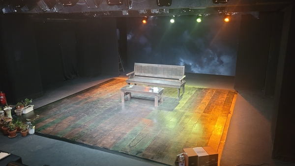 아날로그 조명과 넓은 무대를 자랑하는 소극장 고도 공연장 풍경. 소극장 고도 제공