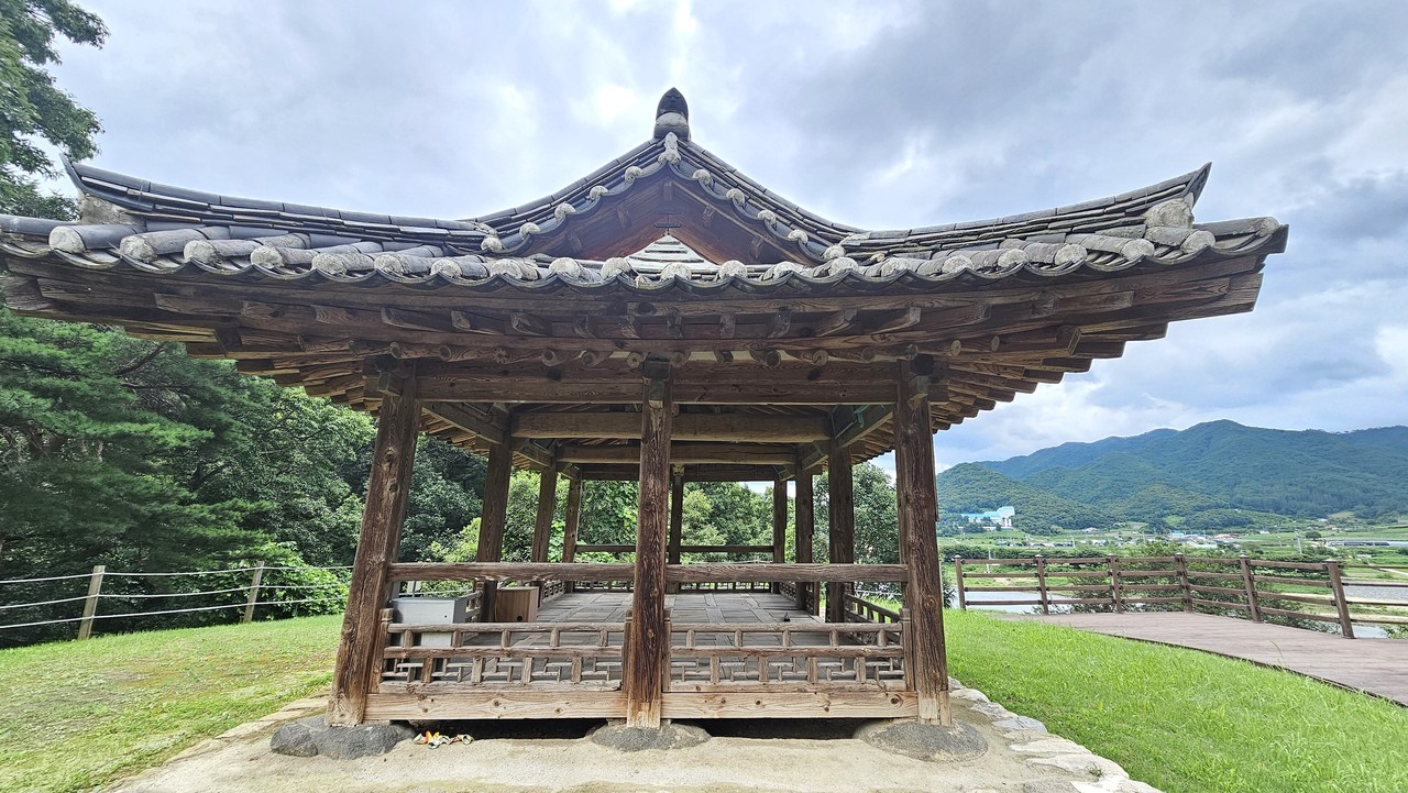 백곡의 독서재였던 취묵당 옆면 모습