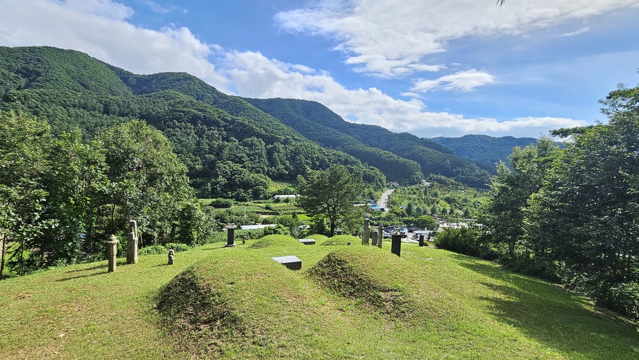 김득신 3대 묘소에서 바라본 광경