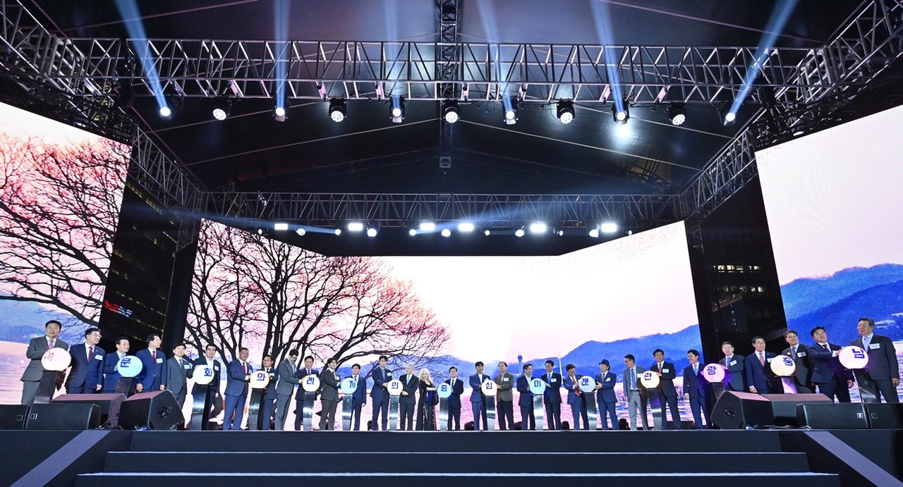 15일 서울 광화문광장에서 2025∼2026 충남 방문의 해 선포식·성공 기원 한마당 '와우 페스티벌'이 열리고 있다. 충남도 제공