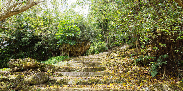 퉁가동굴 가는길.