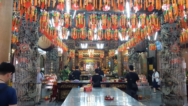 본전 관음보살상