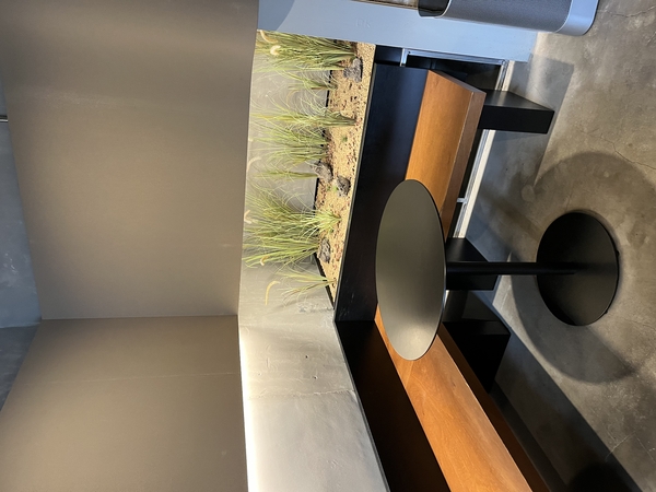 오후 3시 AI가 짜준 스케줄대로 집 근처 카페를 찾았다.