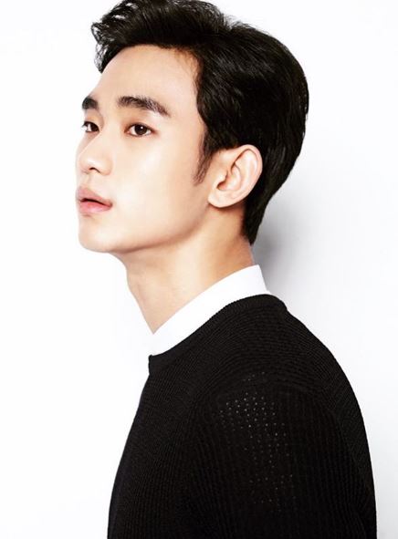 <b>김수현 하의실종</b> 설거지 <b>사진</b>?... "과하다" 여론도