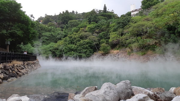 베이터우 온천공원 지열곡 유황가스