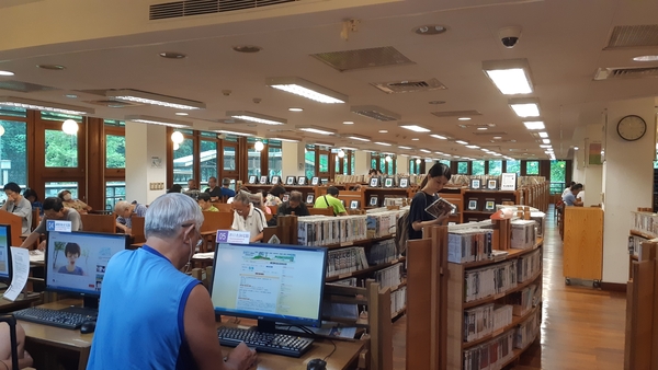 베이터우 도서관 내부