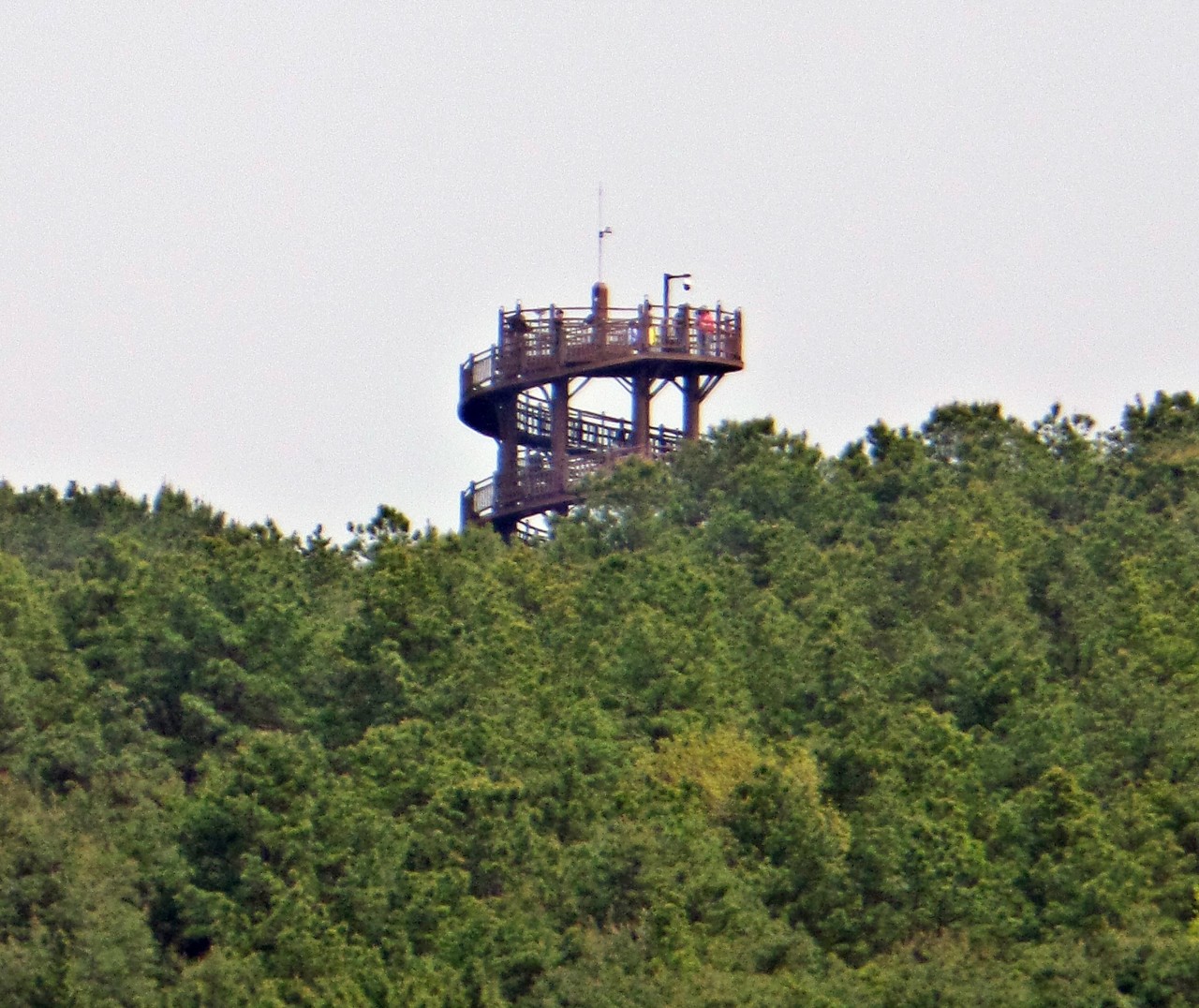 청남대 봉황탑 전망대.